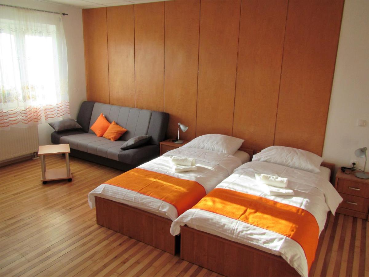 Pod Orehi Bed and Breakfast Postojna Exterior foto