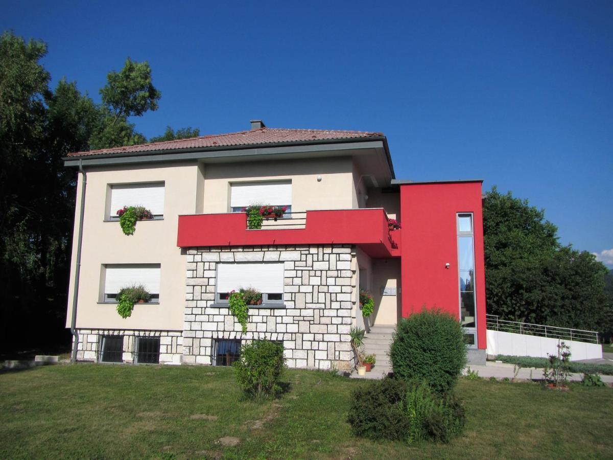 Pod Orehi Bed and Breakfast Postojna Exterior foto
