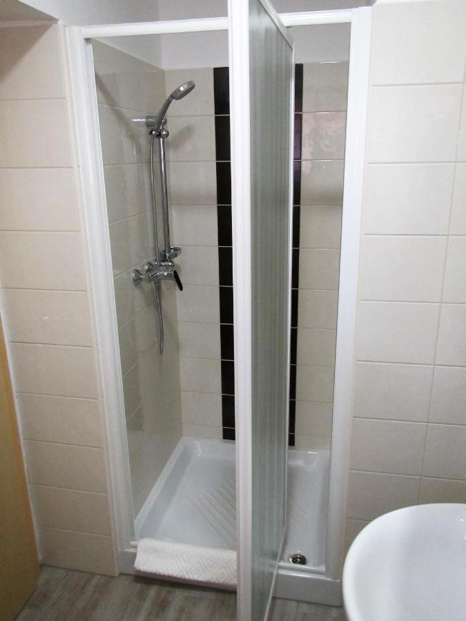 Pod Orehi Bed and Breakfast Postojna Exterior foto