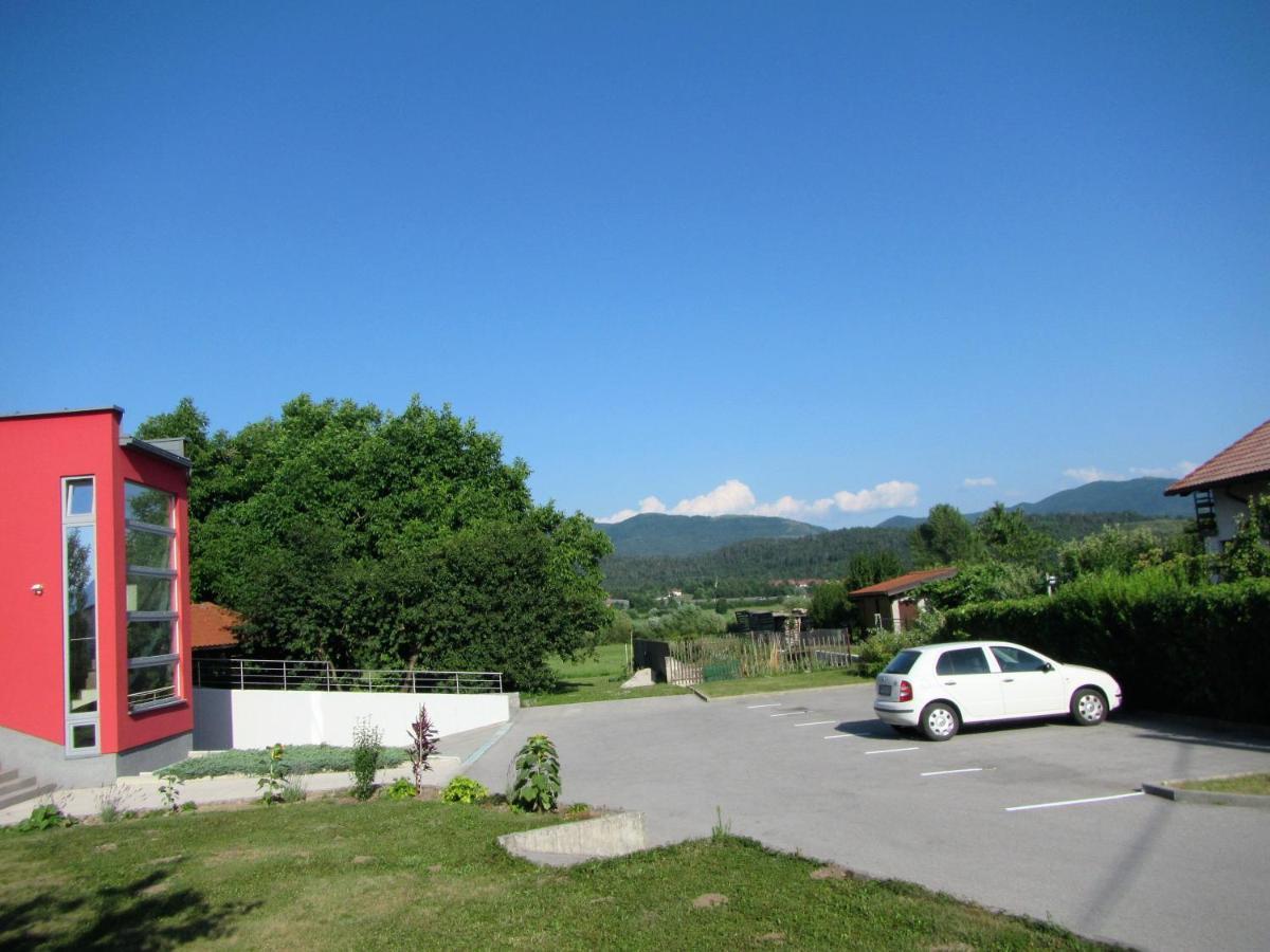 Pod Orehi Bed and Breakfast Postojna Exterior foto