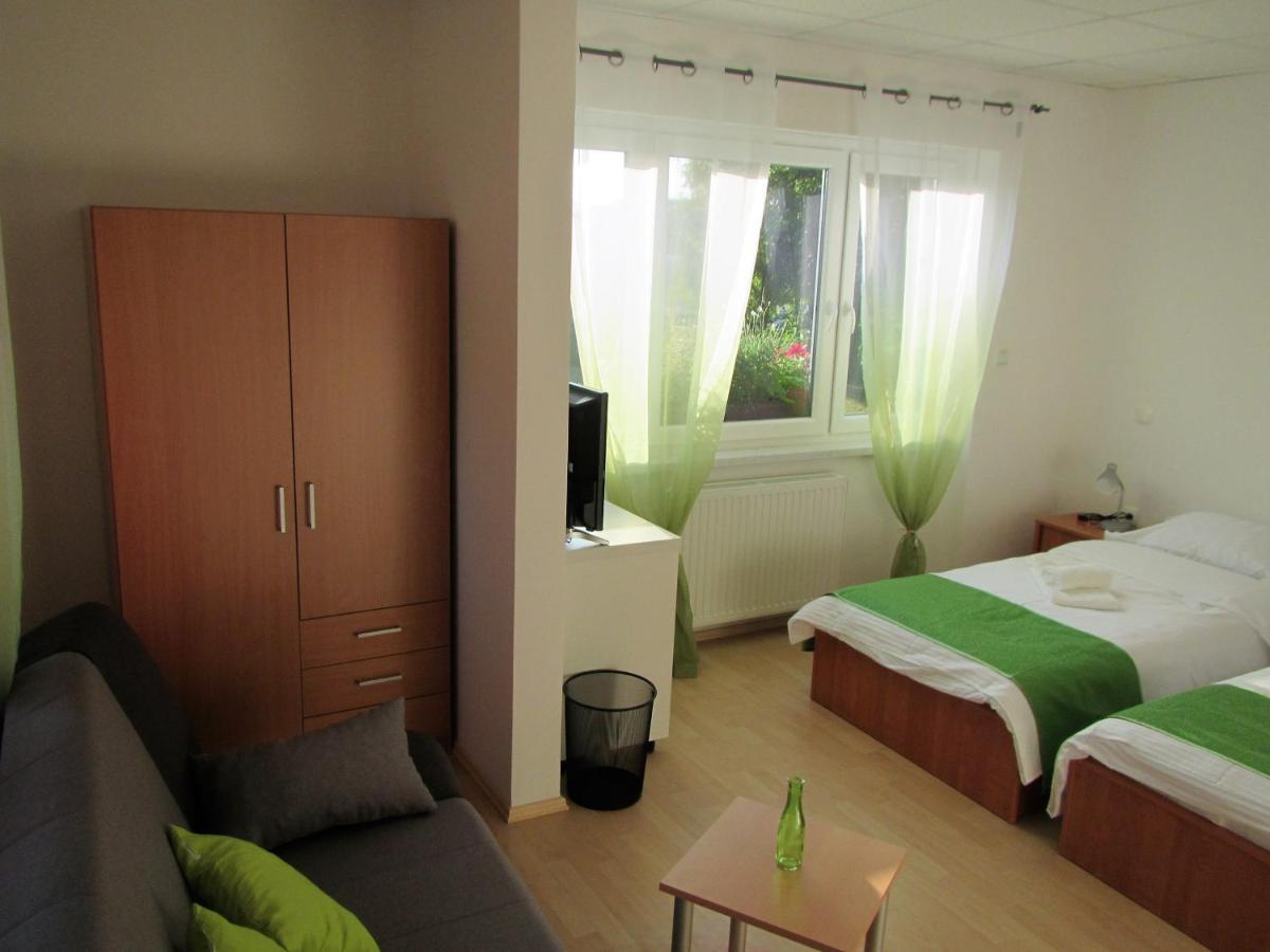Pod Orehi Bed and Breakfast Postojna Exterior foto