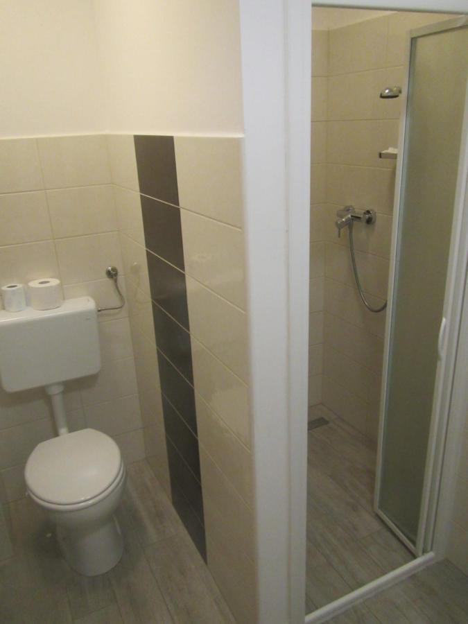 Pod Orehi Bed and Breakfast Postojna Exterior foto