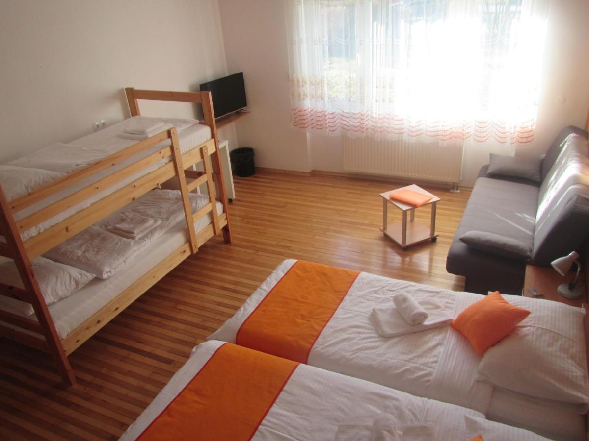 Pod Orehi Bed and Breakfast Postojna Exterior foto